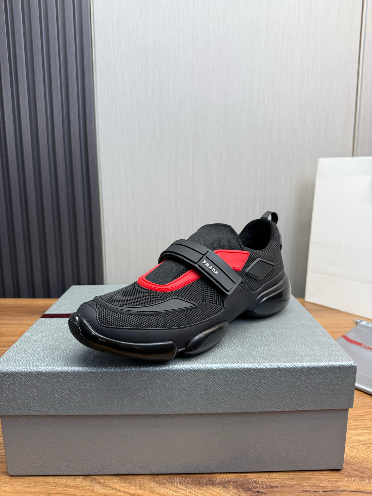 PR sneakers 1826051402