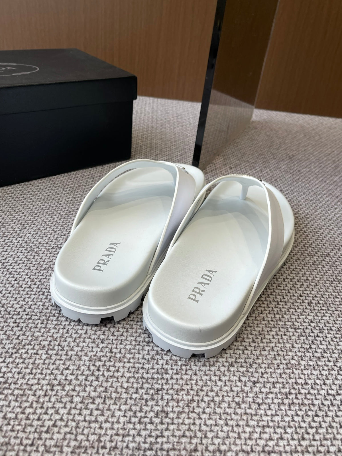 PR  slippers 1825052024
