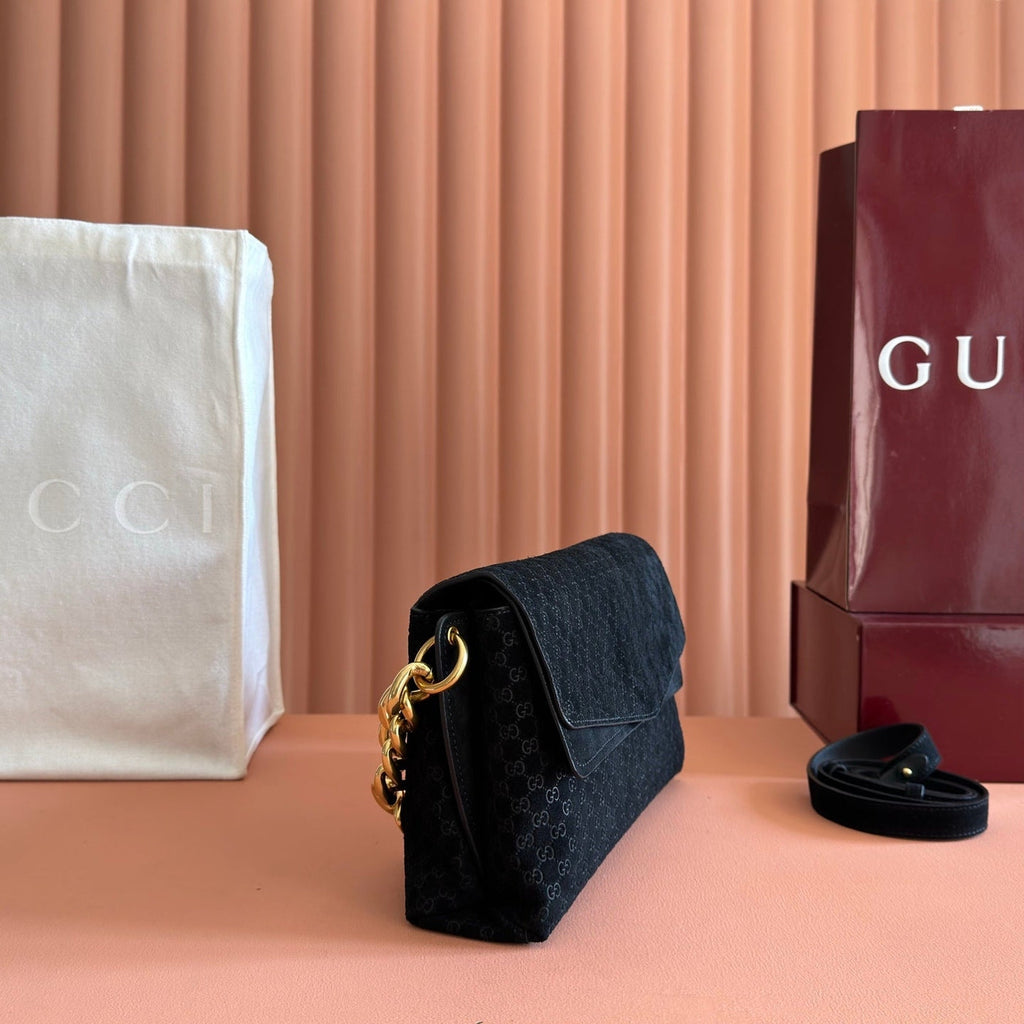 Gi Medium Shoulder Bag With Chain Suede