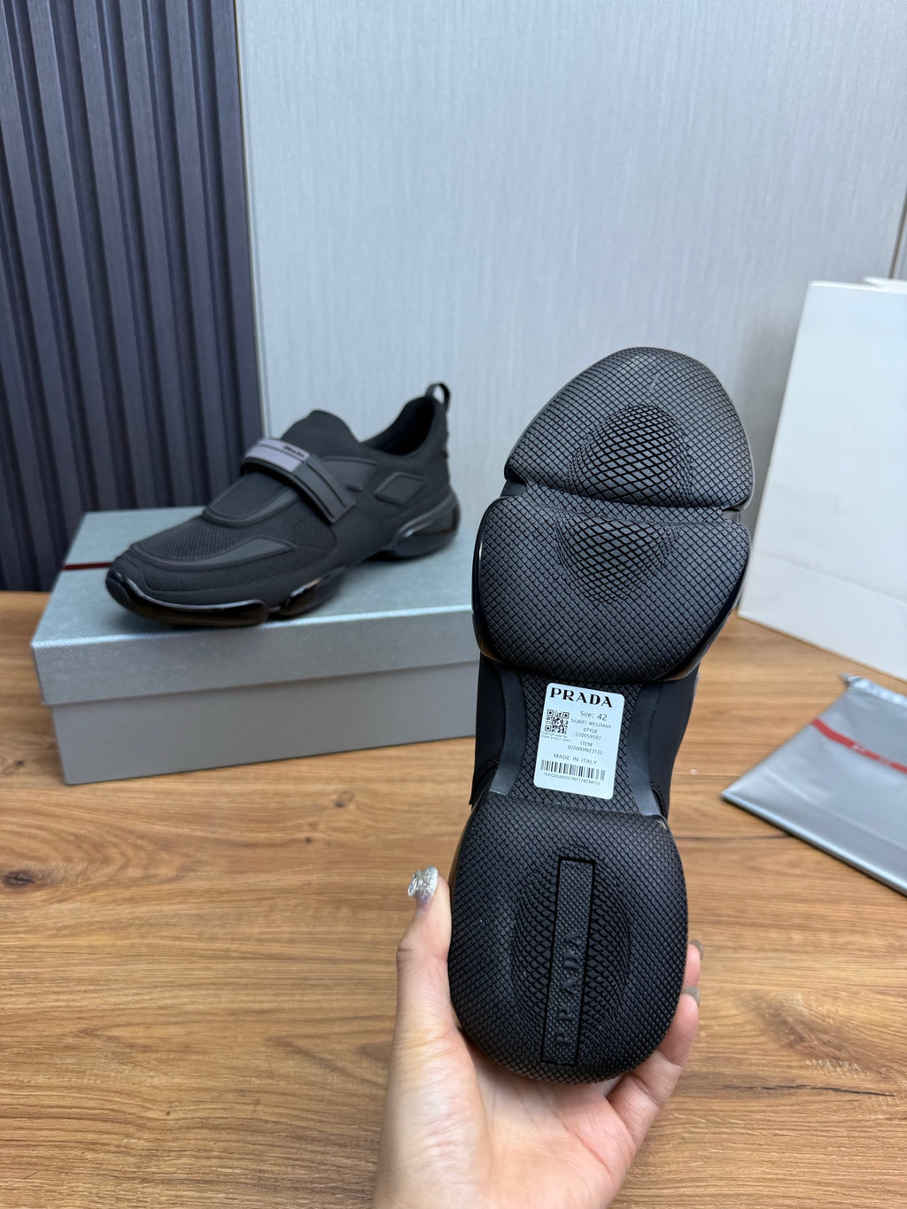 PR sneakers 1826051402