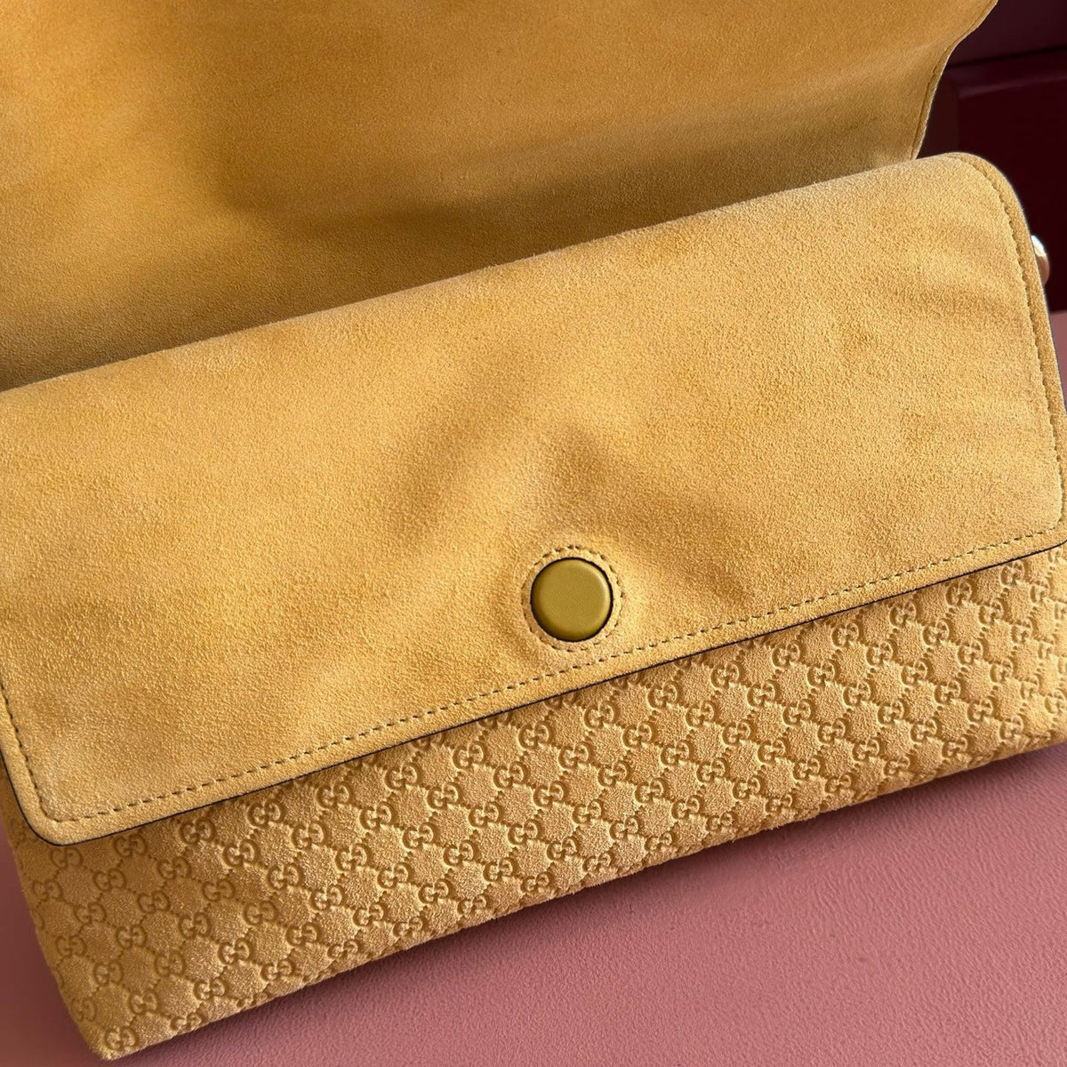 Gi Medium Shoulder Bag With Chain Suede