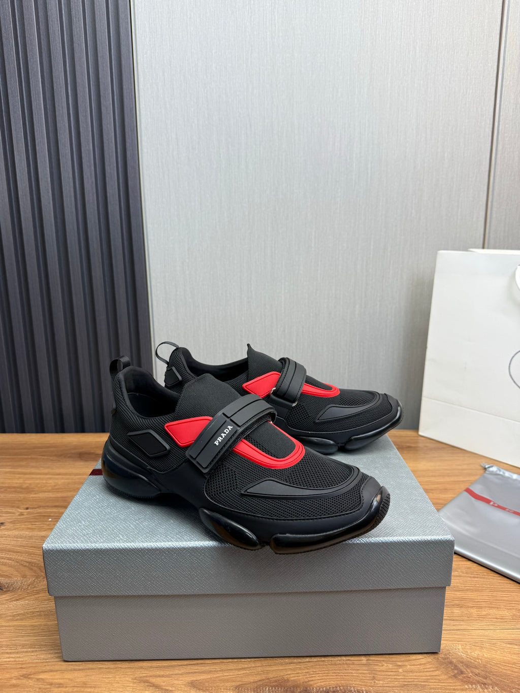 PR sneakers 1826051402