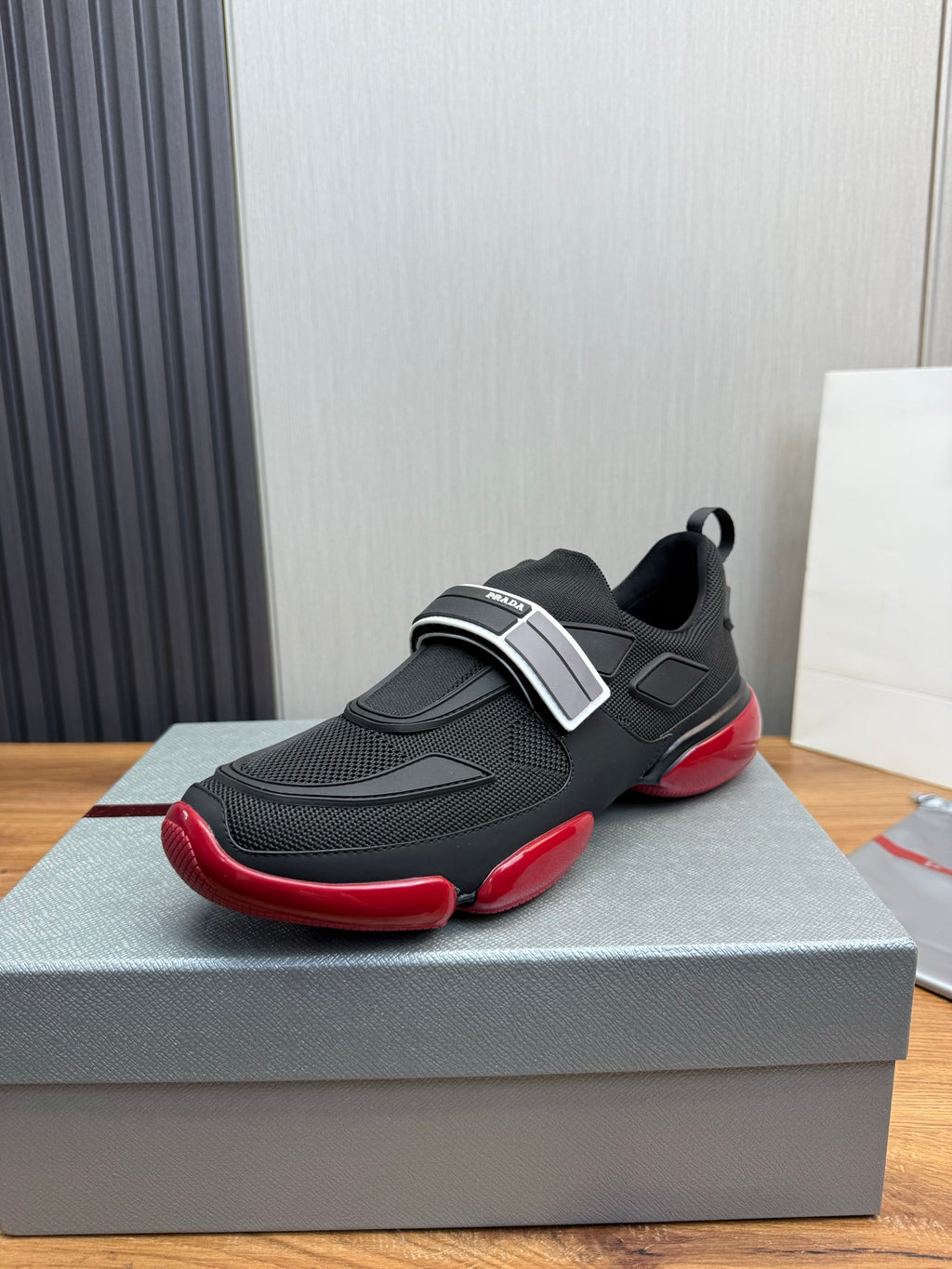 PR sneakers 1826051402