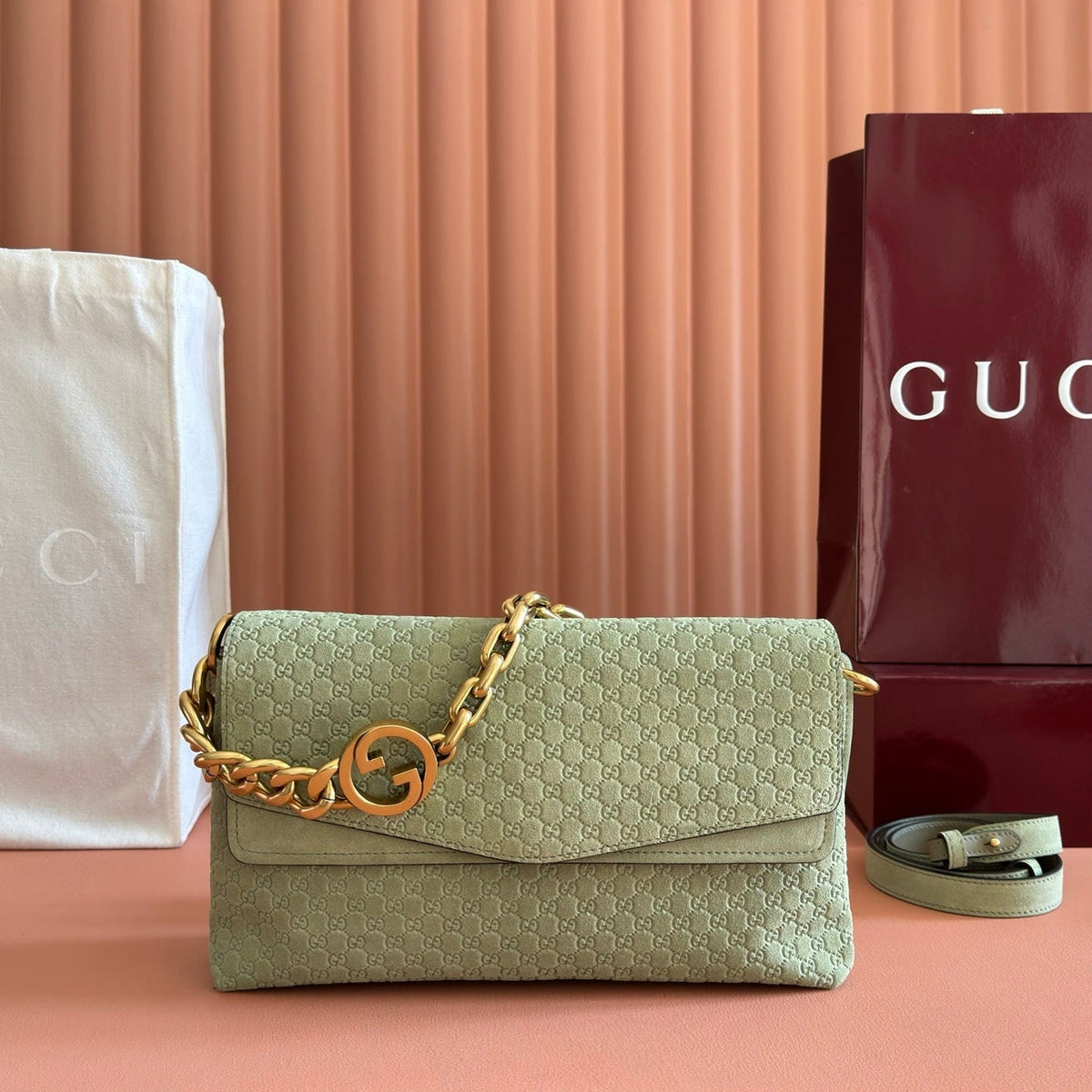 Gi Medium Shoulder Bag With Chain Suede