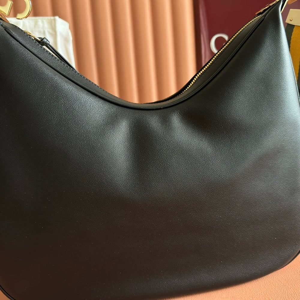 Gi Attache Large Shoulder Bag 35cm Leather