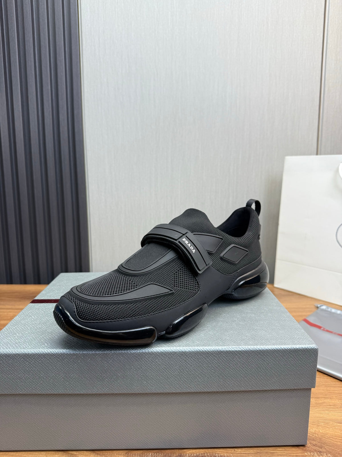 PR sneakers 1826051402
