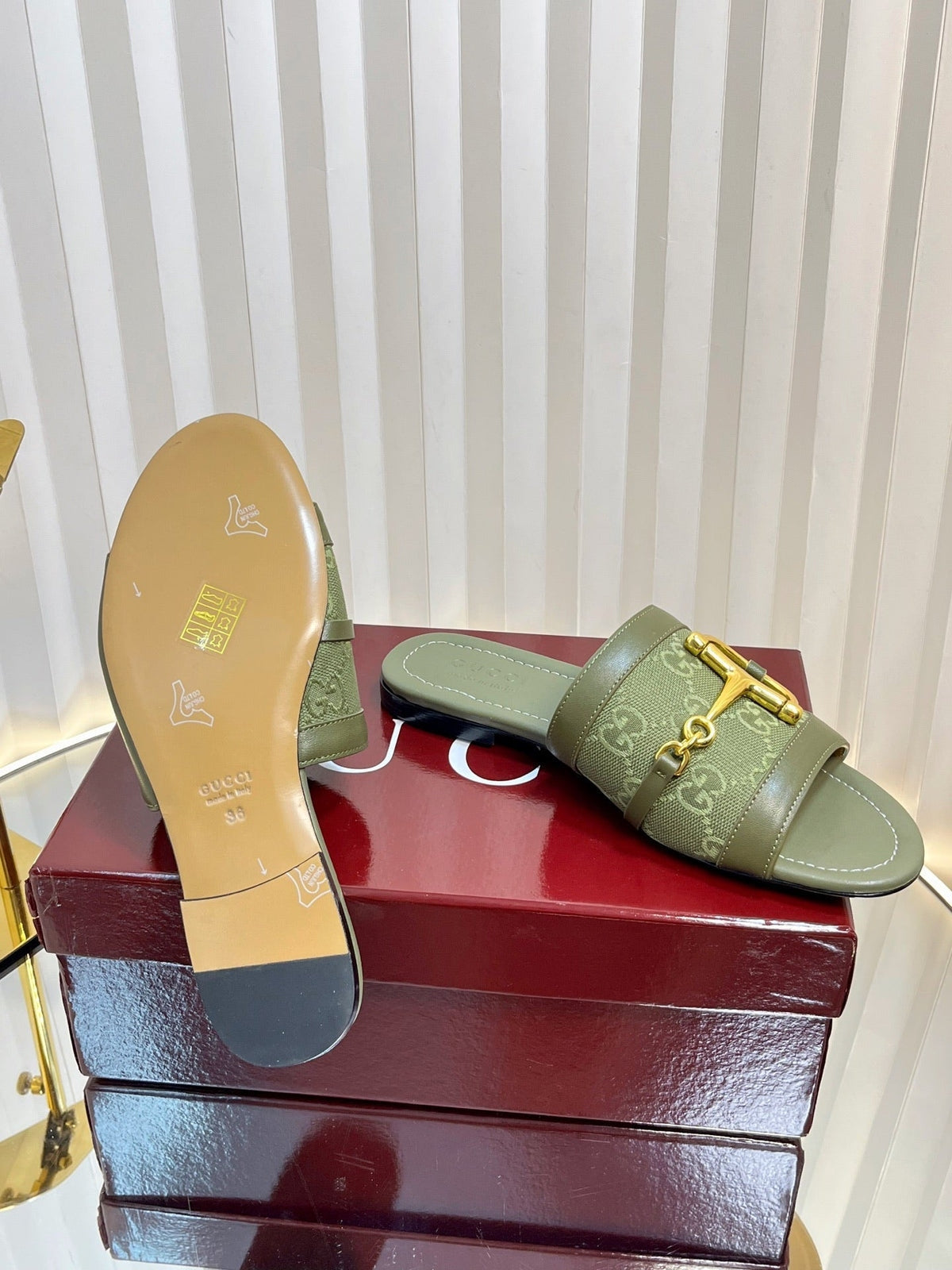 Gi 25 Horsebit GG Sandals Canvas