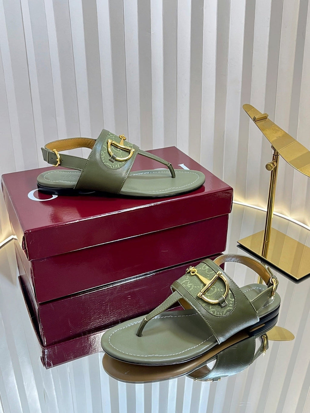 GC 25 Thong Sandal Canvas