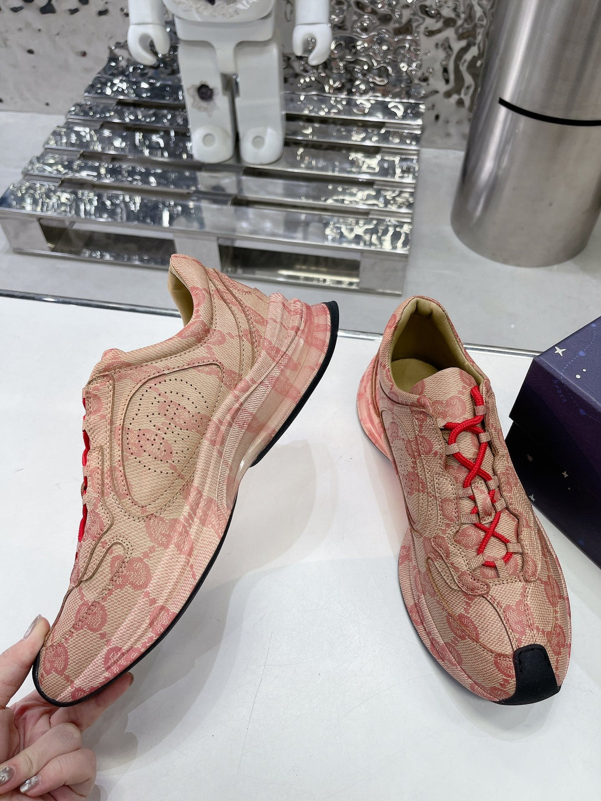 Gi  Run Sneakers