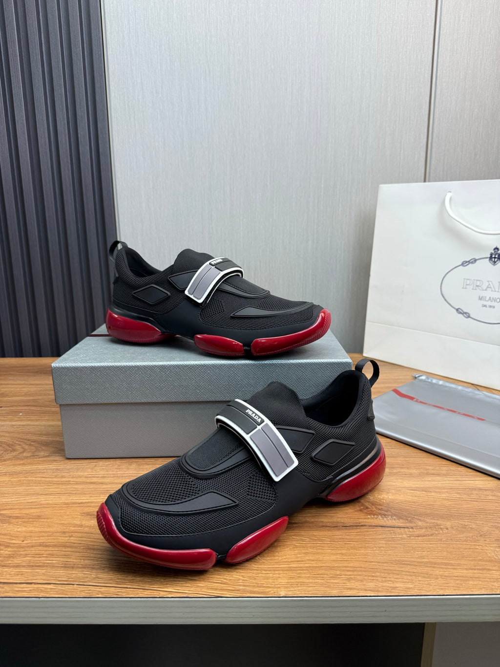 PR sneakers 1826051402