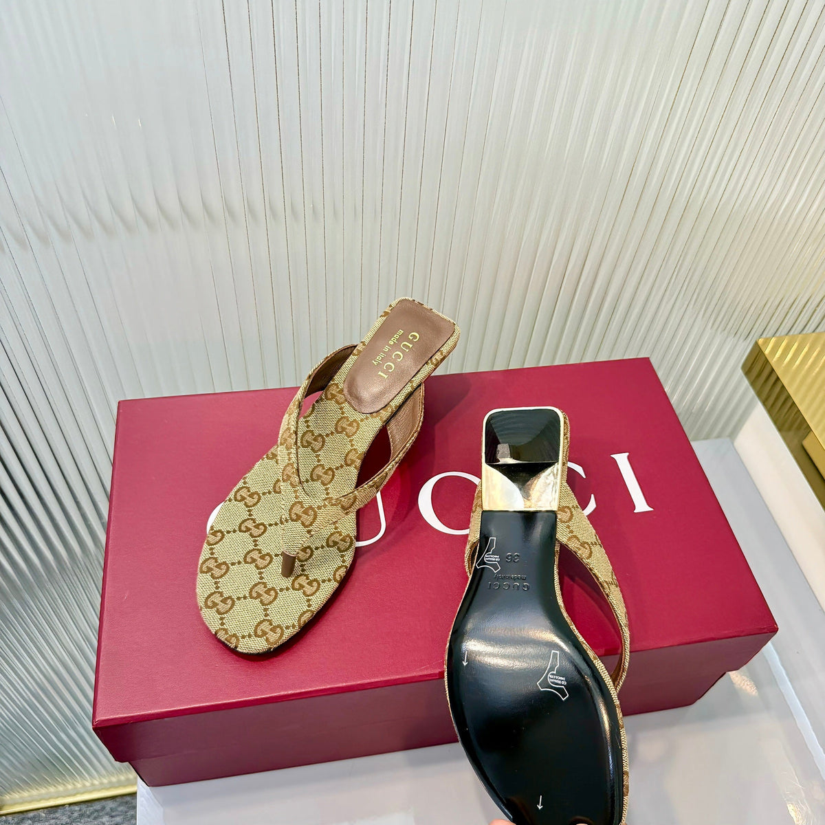 Gi Vittoria Thong Sandals Beige Canvas 714870
