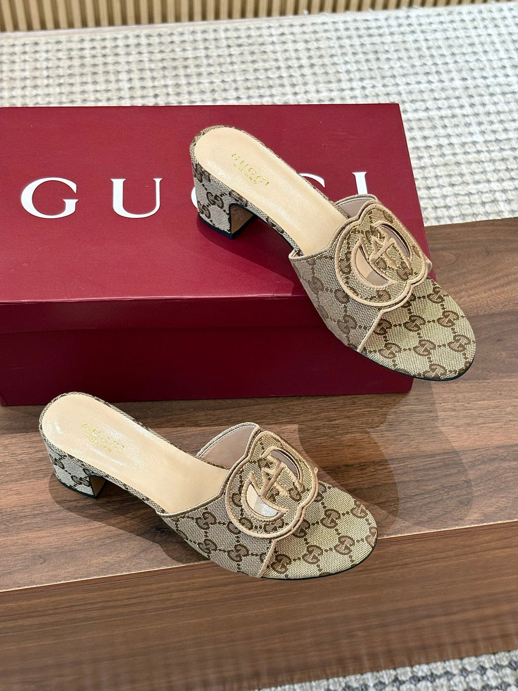 Gi Interlocking G Cutout Sandals 5.5cm Khahi Beige Sheepskin Canvas 646500