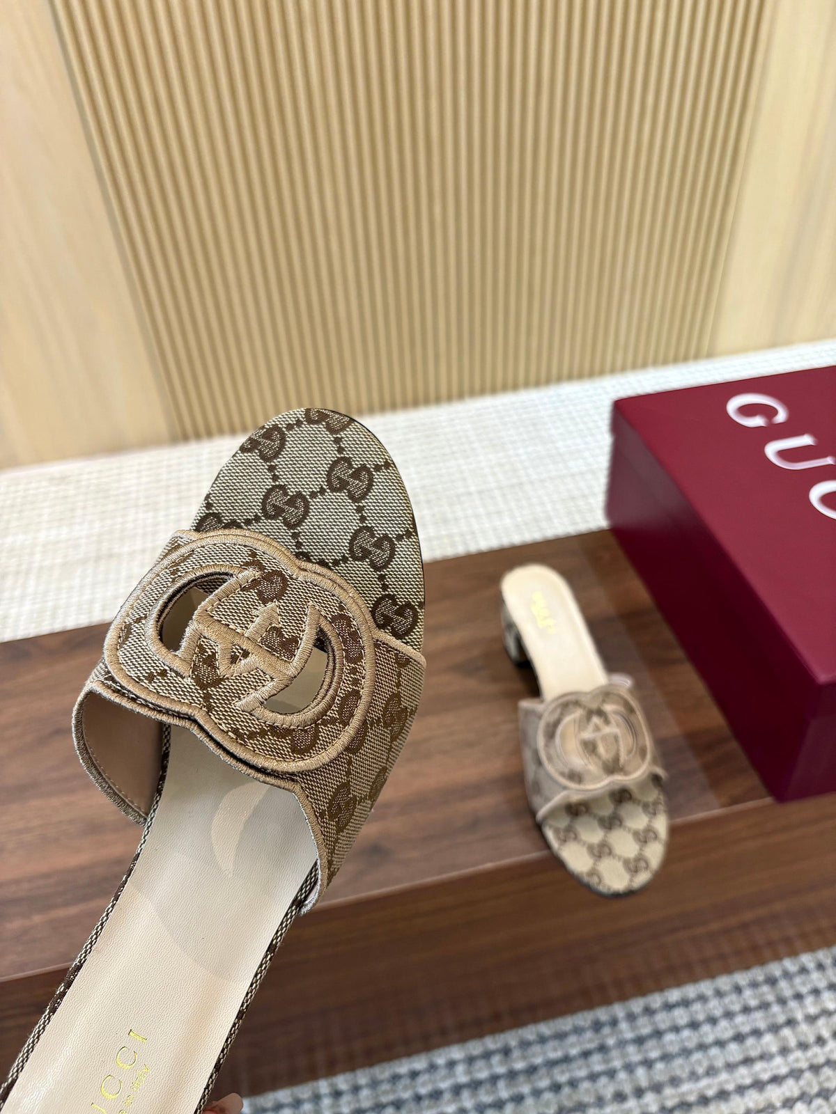 Gi Interlocking G Cutout Sandals 5.5cm Khahi Beige Sheepskin Canvas 646500