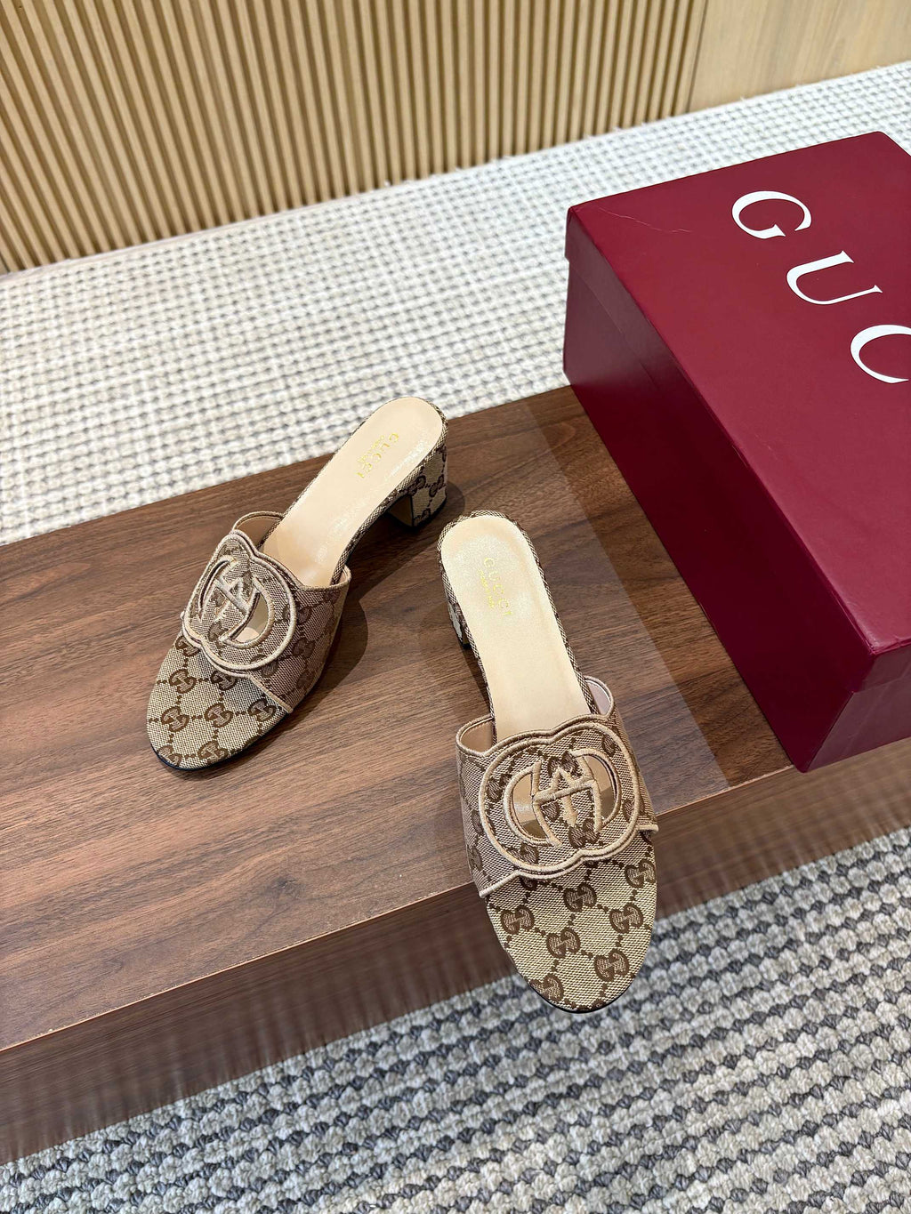 Gi Interlocking G Cutout Sandals 5.5cm Khahi Beige Sheepskin Canvas 646500