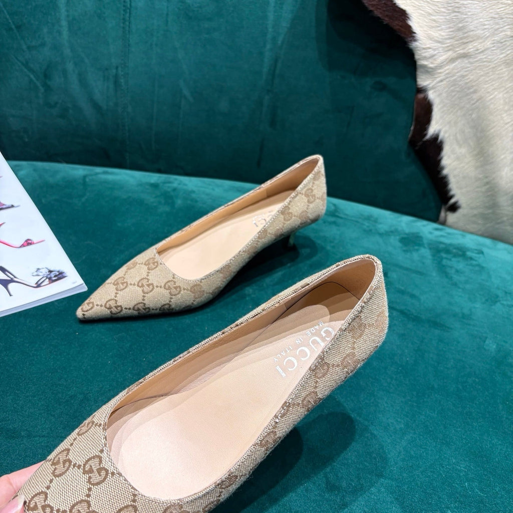 Gi Pointed-Toe Slingback  Light Beige Canvas 741264