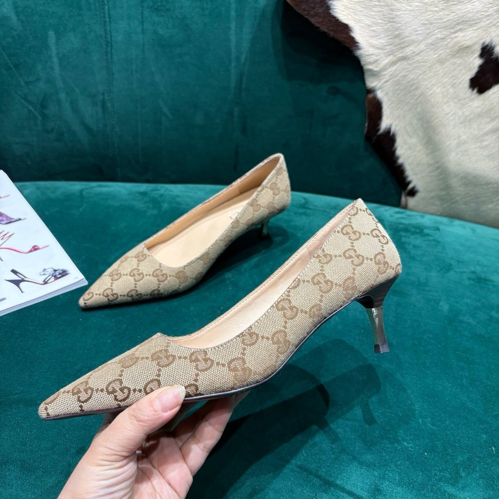 Gi Pointed-Toe Slingback  Light Beige Canvas 741264