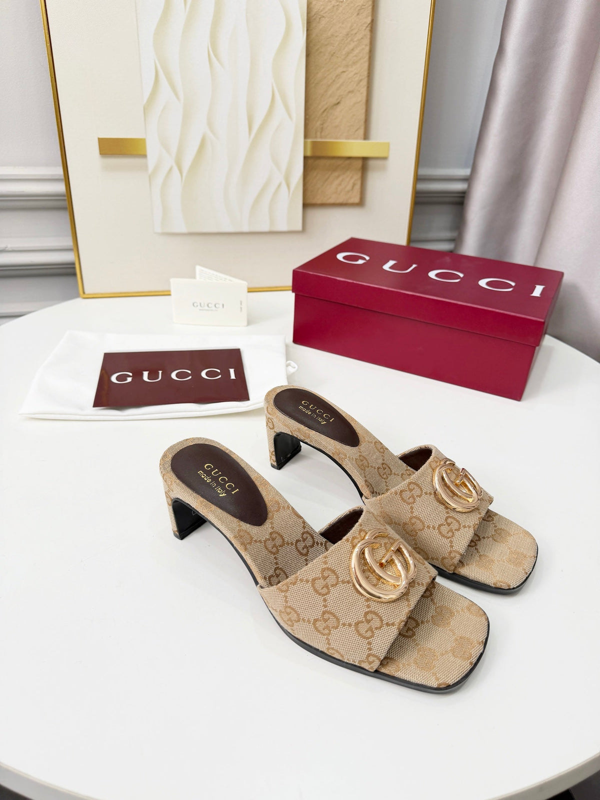 Gi 2026 Early Spring Sandals Beige Canvas Sheepskin 688526