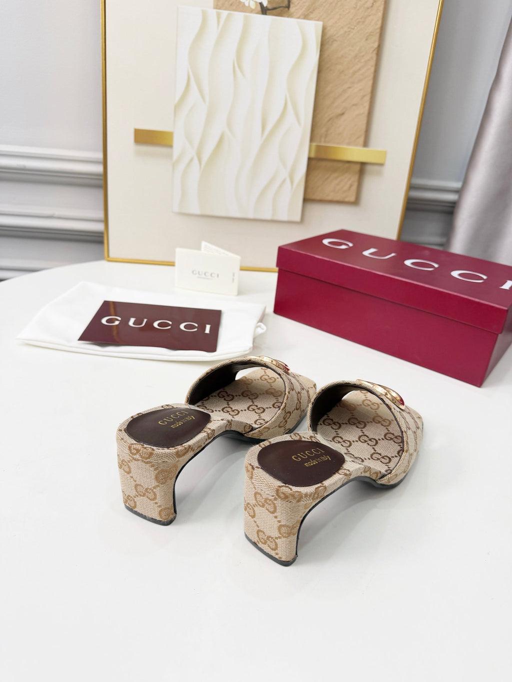 Gi 2026 Early Spring Sandals Beige Canvas Sheepskin 688526