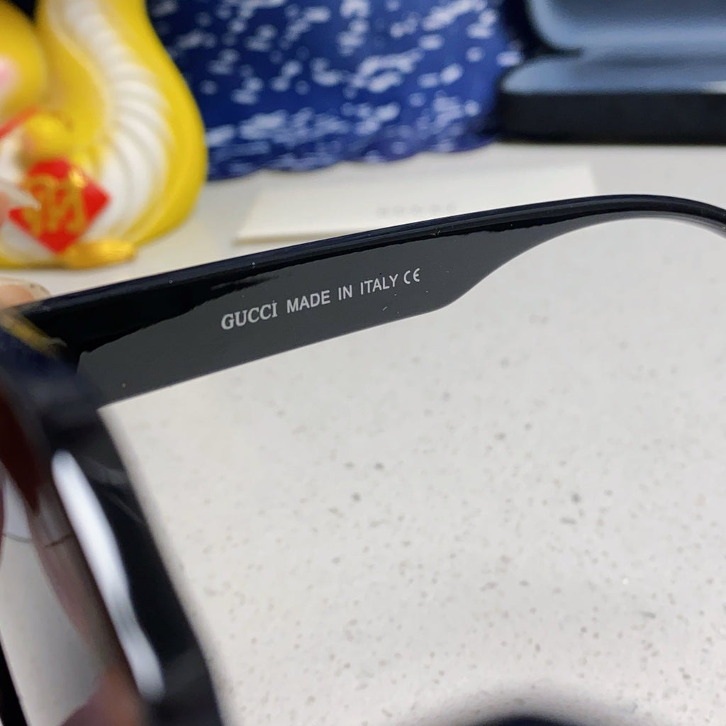 Gi EMBOSSED LOGO SQUARE FRAME SUNGLASSES 563171 IN ACETATE