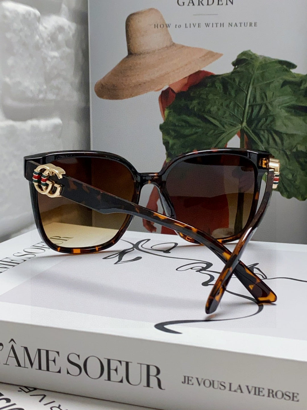 EMBOSSED LOGO BUTTERFLY FRAME SUNGLASSES 576876 IN ACETATE