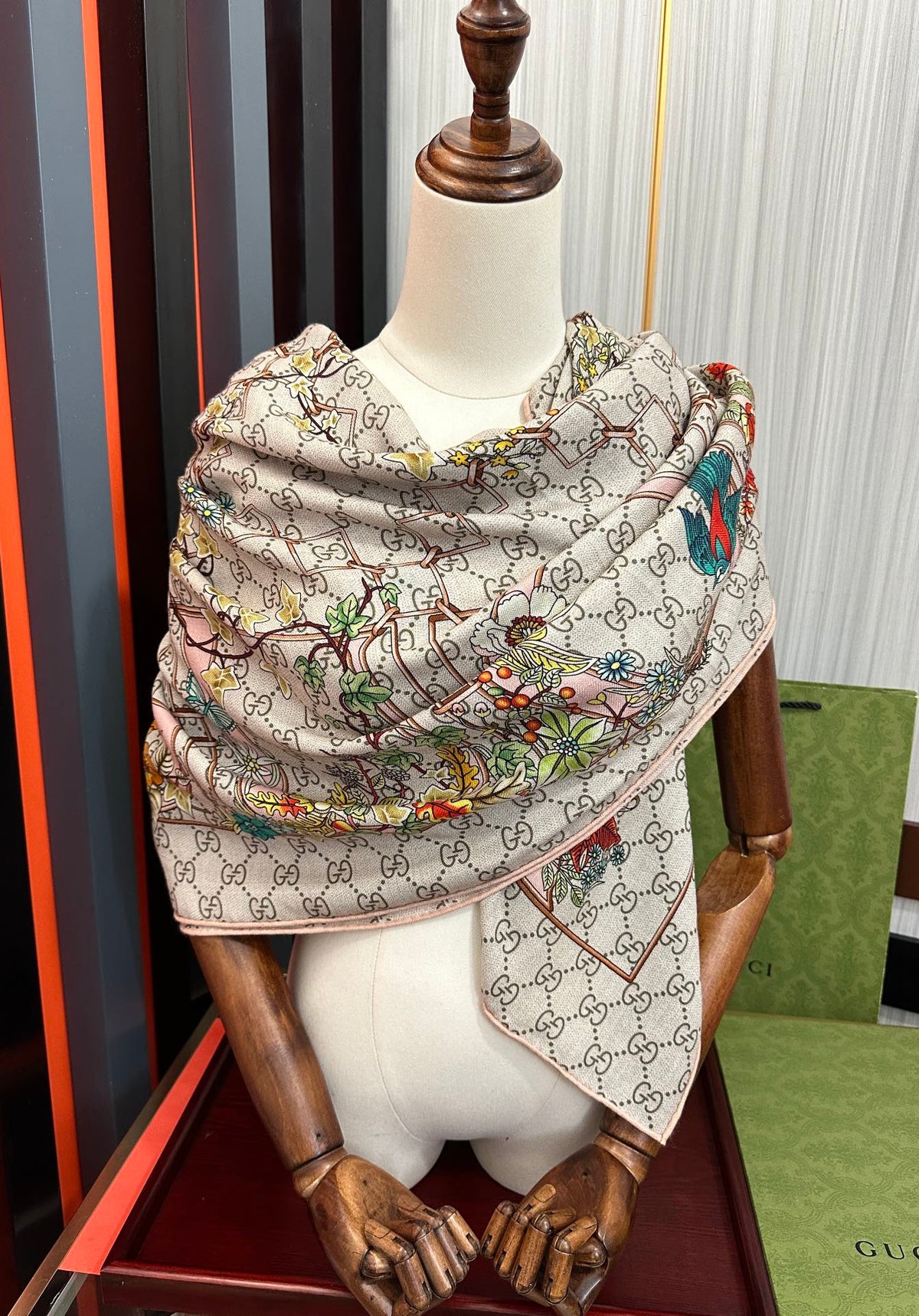 Gi 26s Scarf 140 In Cashmere And Silk 476086