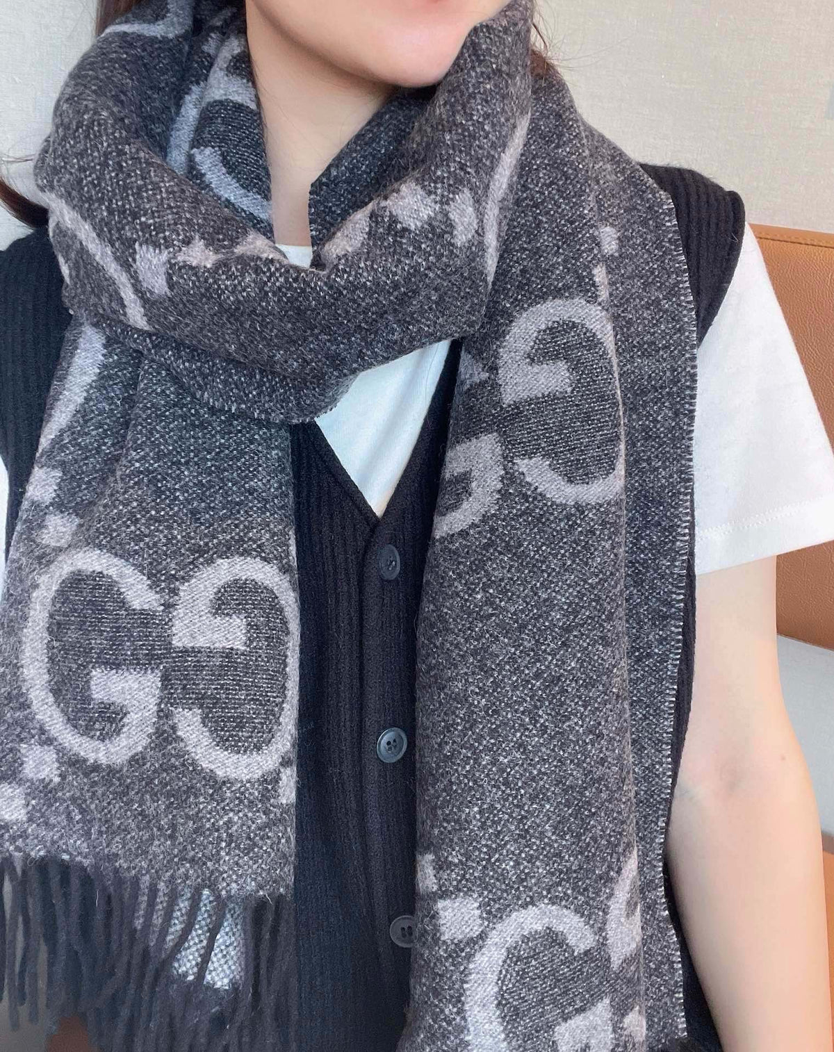 Gi JACQUARD PATTERN KNIT SCARF 195 CM WITH TASSELS MOUSE GRAY 403750