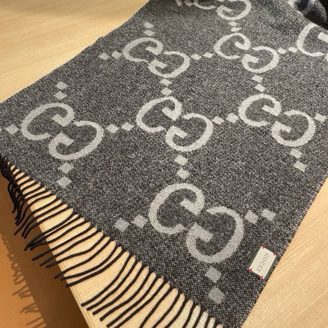 Gi JACQUARD PATTERN KNIT SCARF 195 CM WITH TASSELS MOUSE GRAY 403750