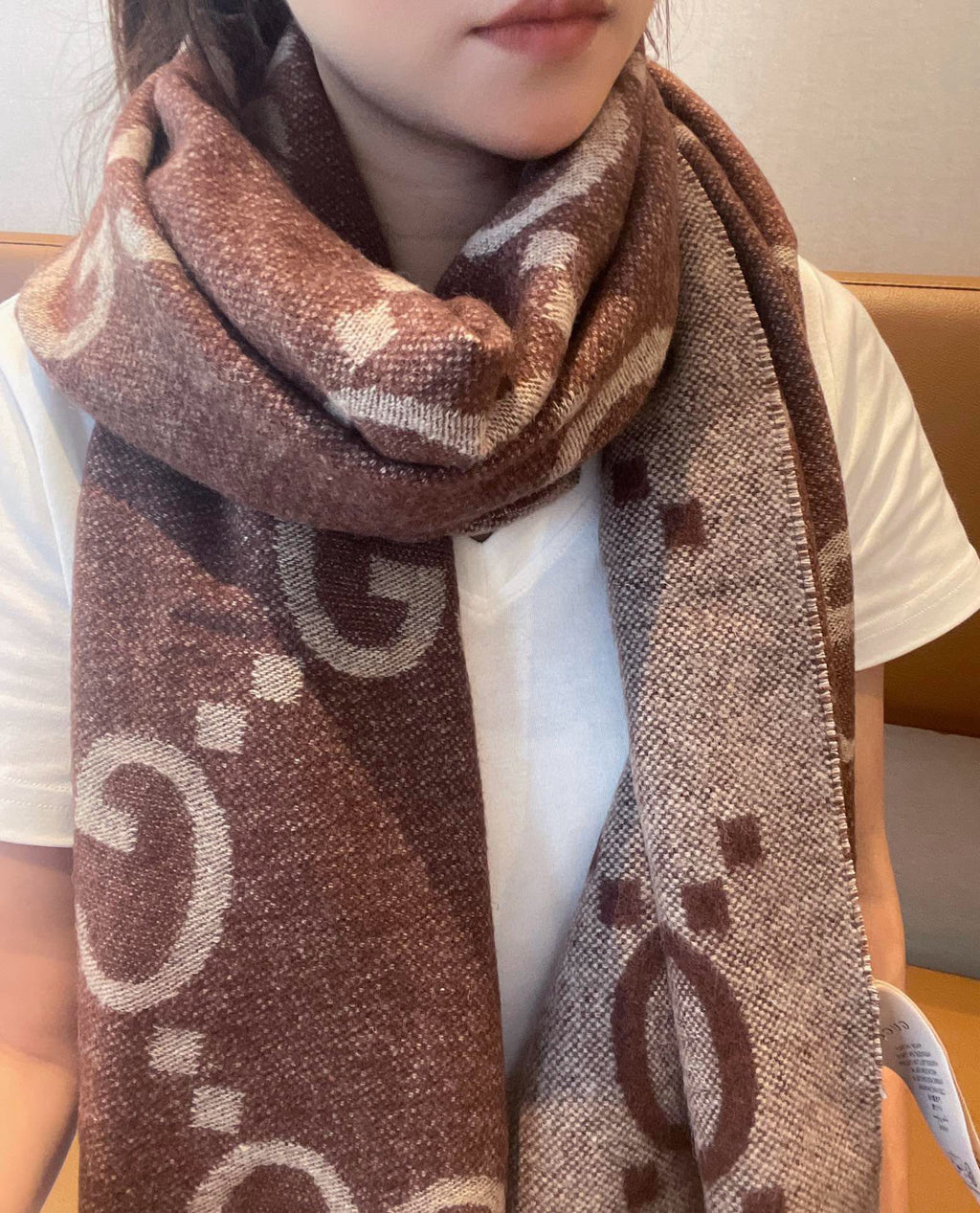 Gi JACQUARD PATTERN KNIT SCARF 195 CM WITH TASSELS UMBER BROWN 403751